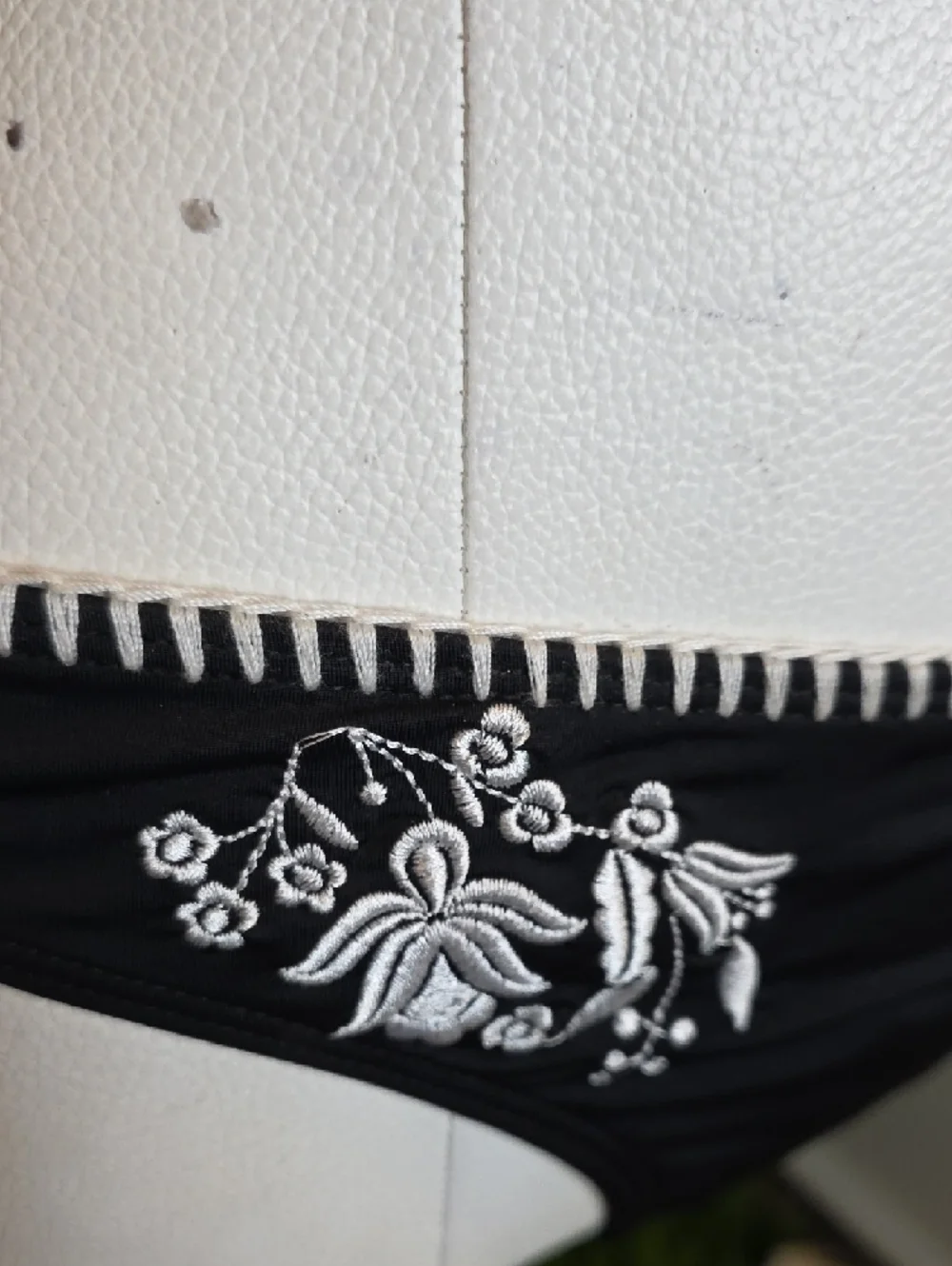 Gianni Bini Black and White Swim Bikini with Tags - Picture 3 of 8